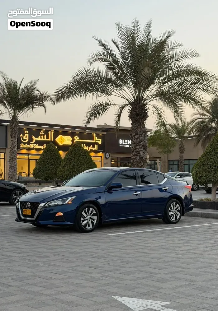 Nissan Altima 2019 photo 2