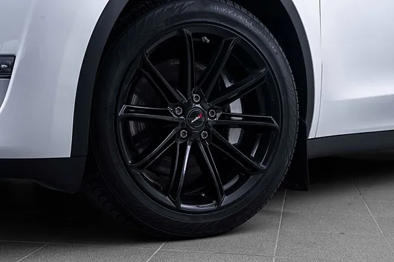 Tesla Model Y 2023 photo 3
