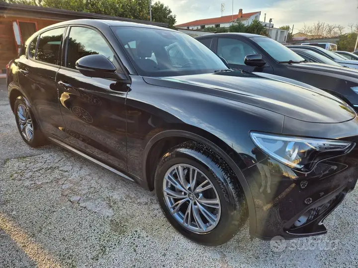 Alfa Romeo Stelvio 2023 photo 2