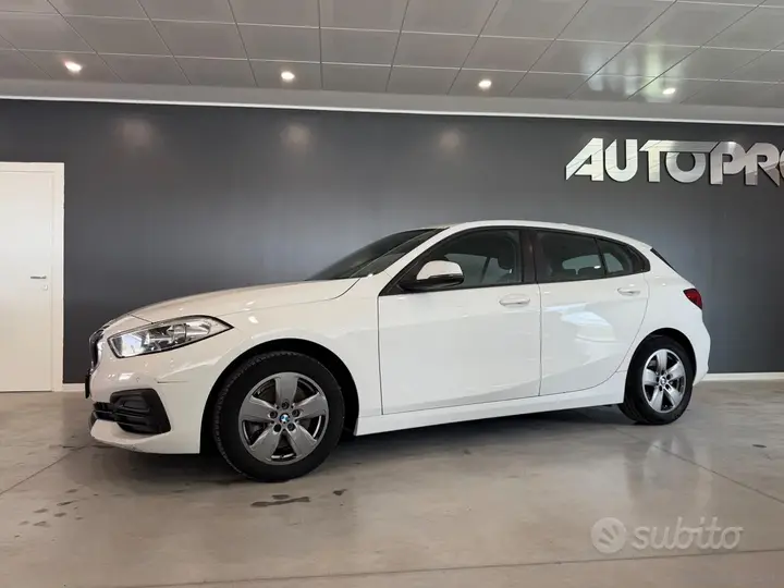 BMW 116D 2021 photo 2