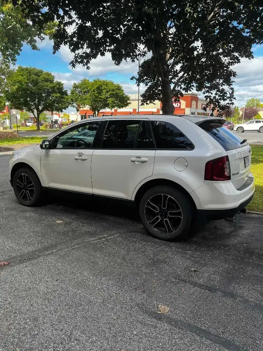 Ford Edge 2013 photo 2
