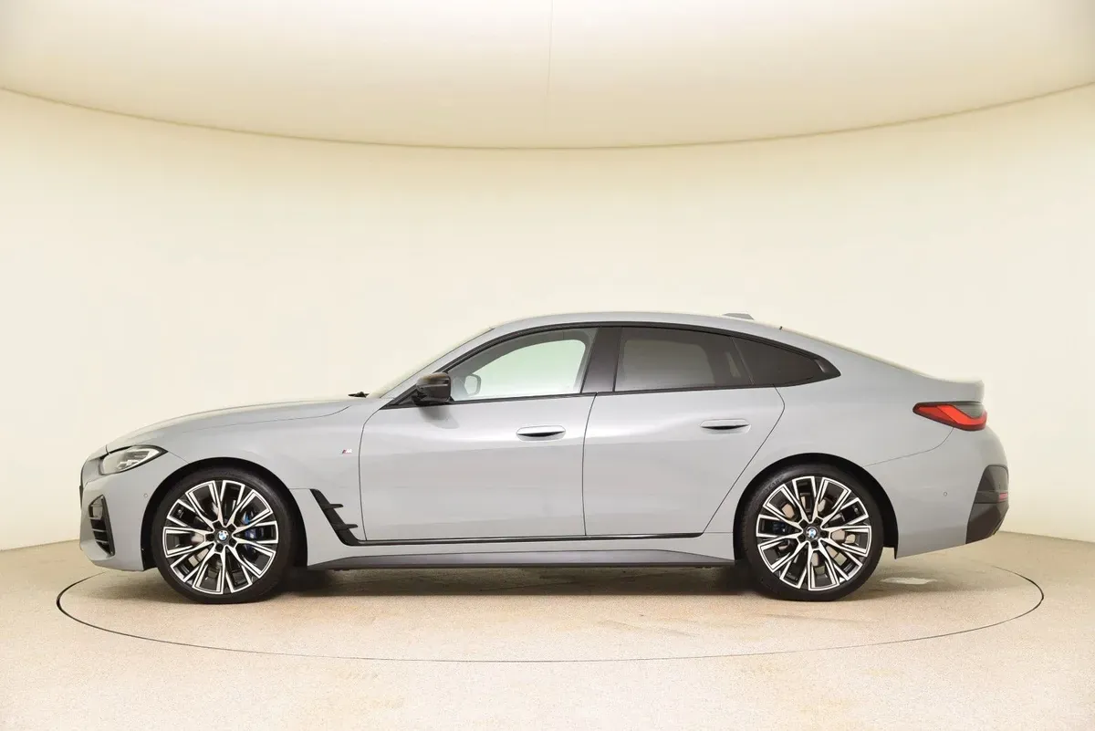 BMW 4 Series 2024 photo 2