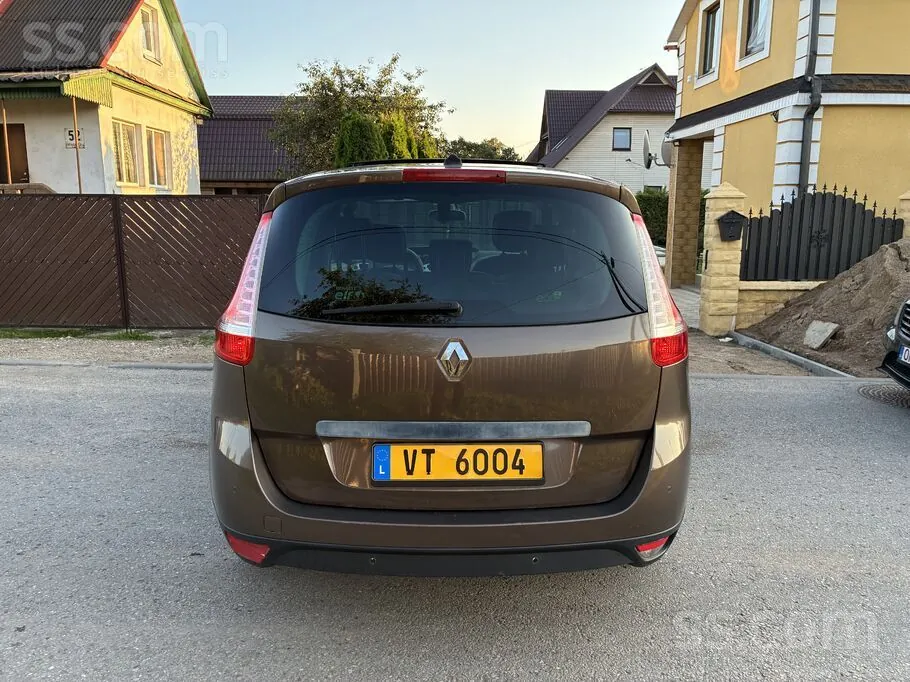 Renault Grand Scenic 2010 photo 4