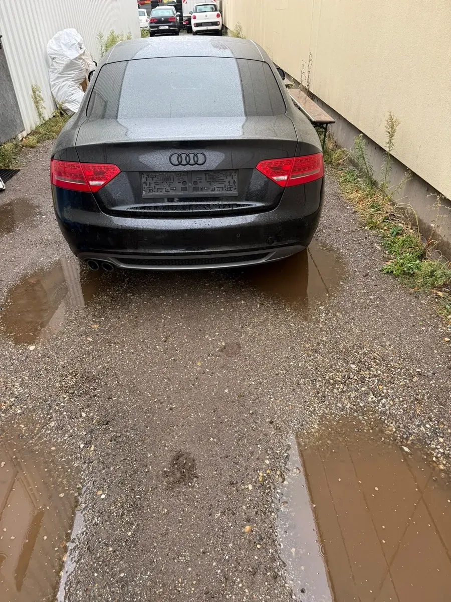 Audi A5 2010 photo 2