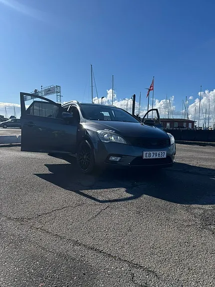 Kia Ceed 2011 photo 2