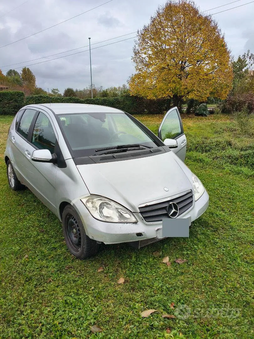 Mercedes-Benz A 2013 photo 2