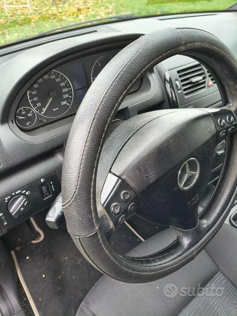 Mercedes-Benz A 2013 photo 5