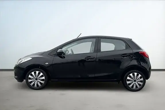 Mazda 2 2009 photo 2