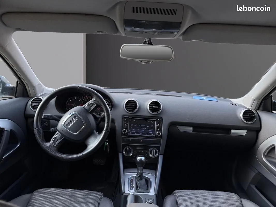 Audi A3 2010 photo 2
