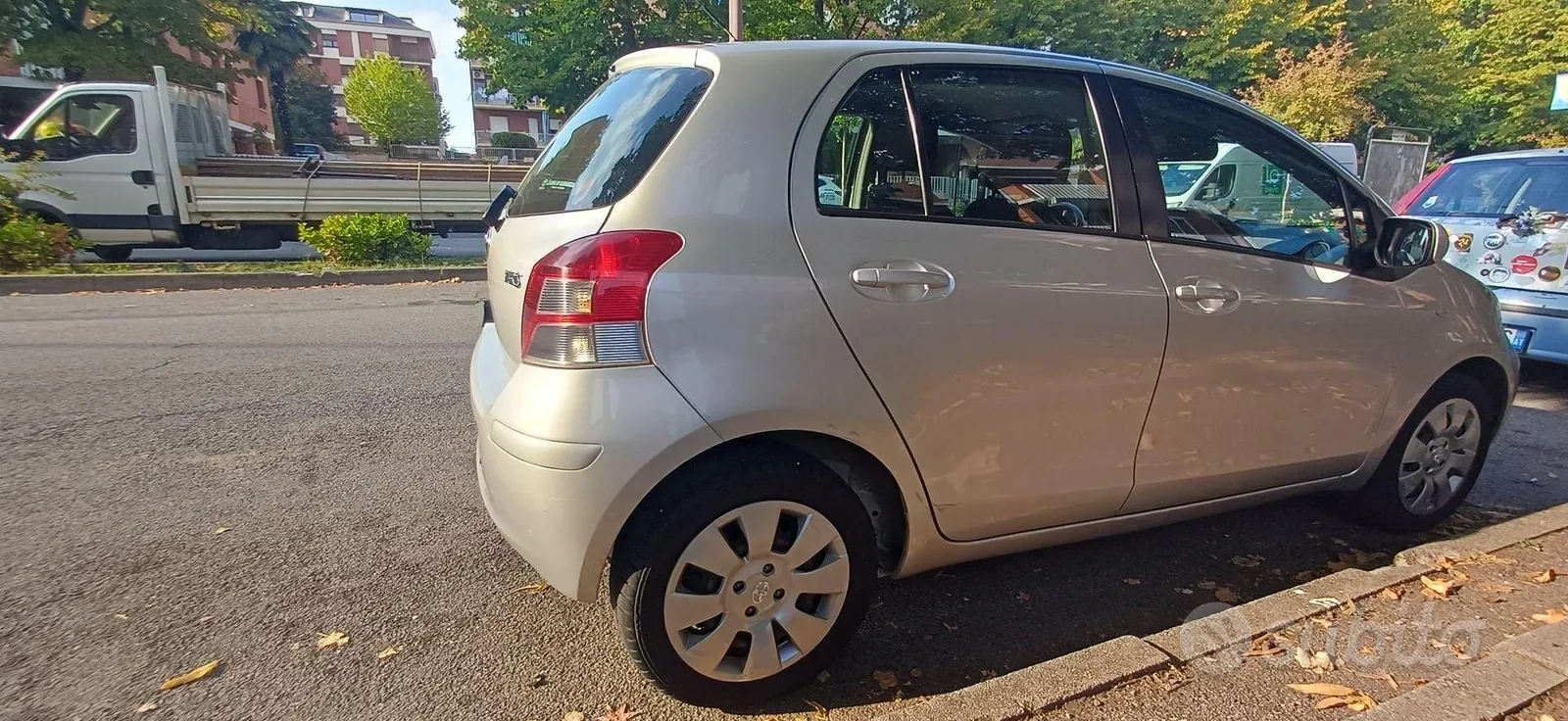 Toyota Yaris 2011 photo 4