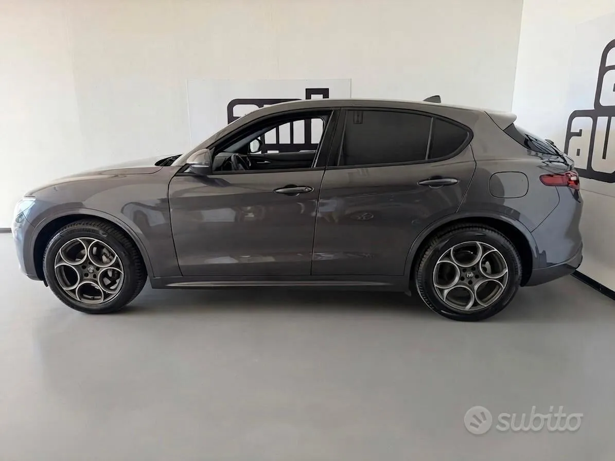 Alfa Romeo Stelvio 2022 photo 2