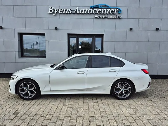 BMW 320I 2020 photo 3
