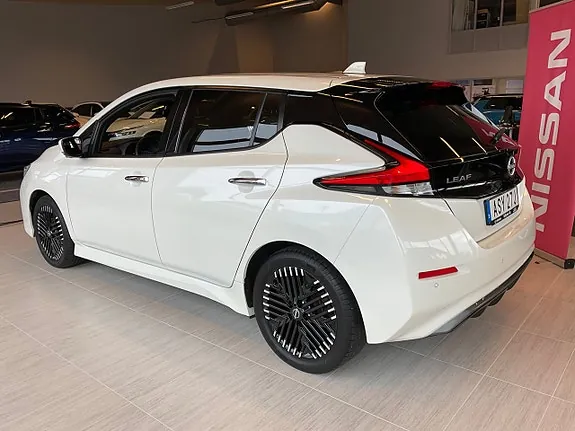 Nissan Leaf 2023 photo 2
