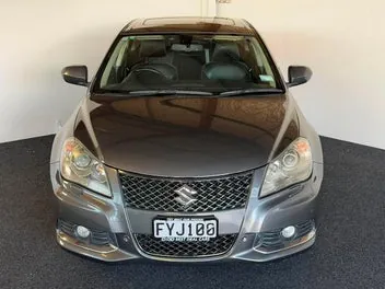 Suzuki Kizashi 2011 photo 3