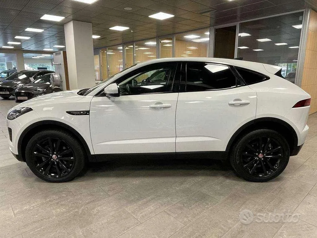 Jaguar E-Pace 2019 photo 4