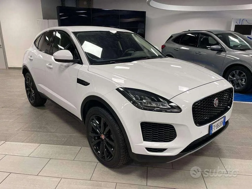 Jaguar E-Pace 2019 photo 3