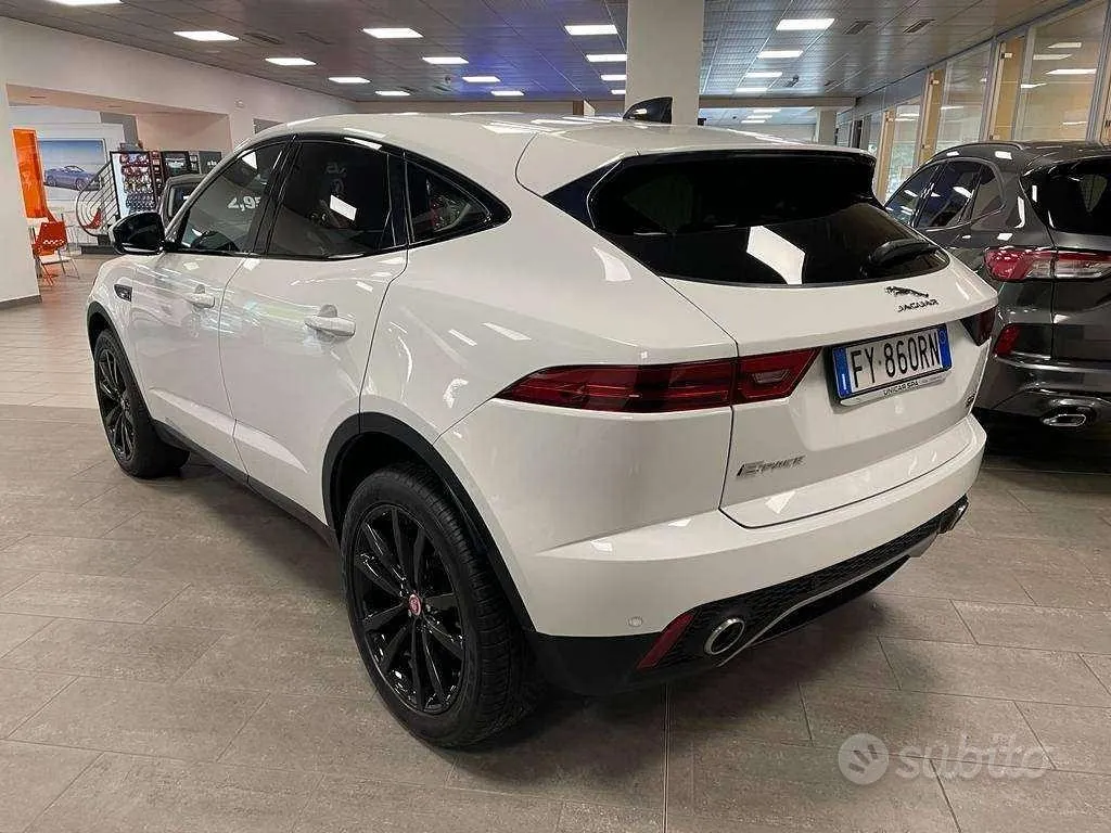 Jaguar E-Pace 2019 photo 5
