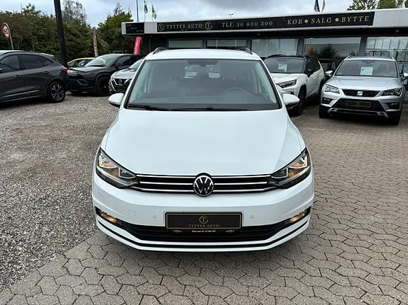 Volkswagen Touran 2021 photo 2