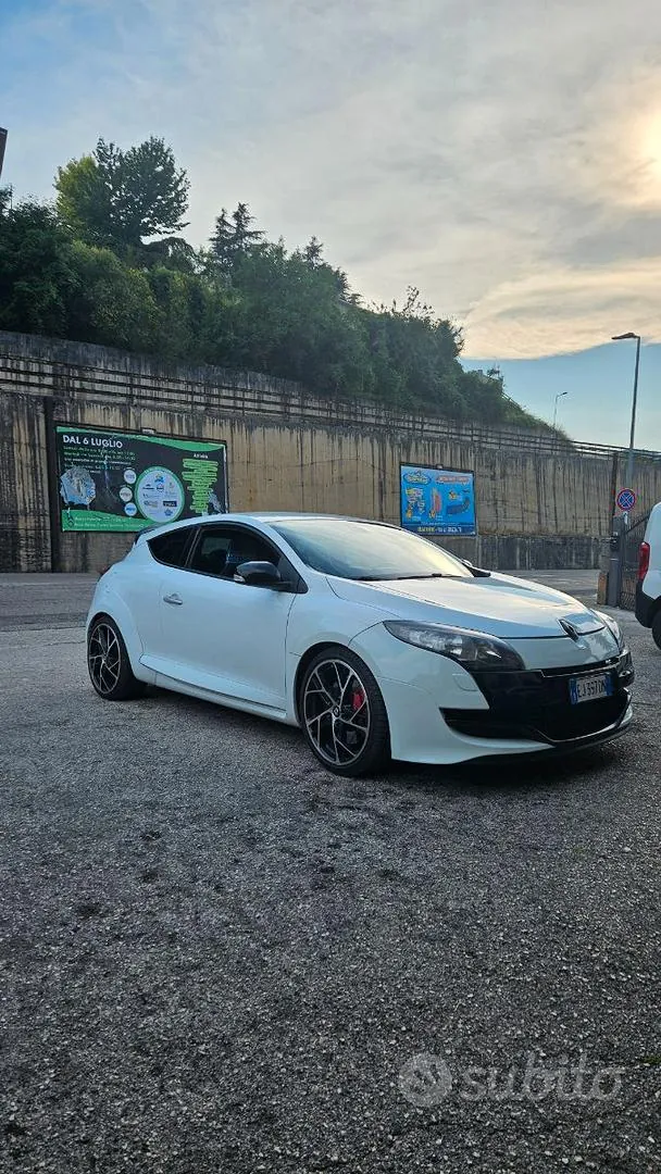 Renault Megane 2011 photo 3