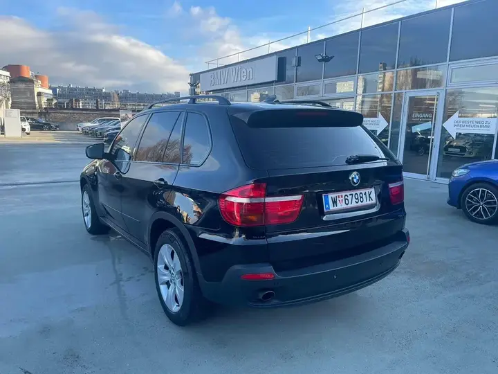 BMW X5 2009 photo 2
