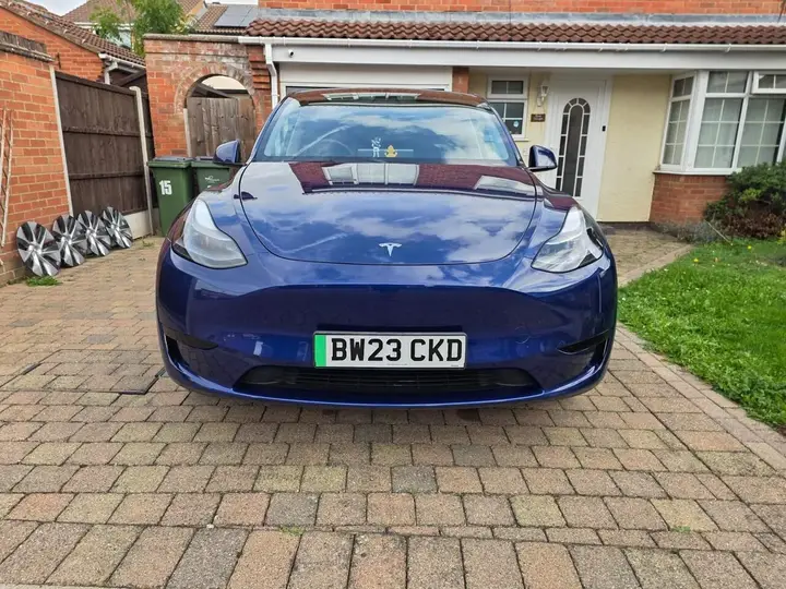 Tesla Model Y 2023 photo 3