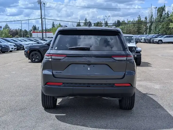 Jeep Grand Cherokee 2025 photo 5