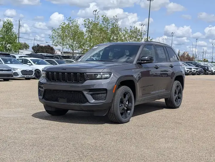 Jeep Grand Cherokee 2025 photo 2
