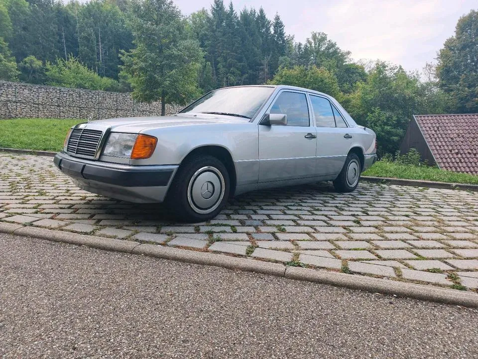 Mercedes-Benz W124