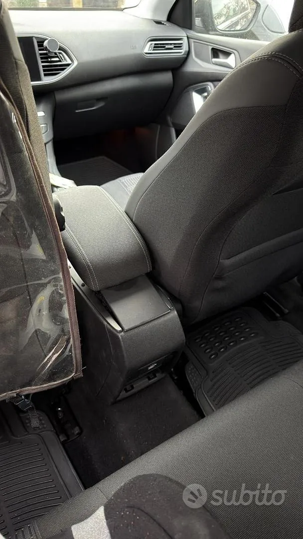 Peugeot 308 2019 photo 2