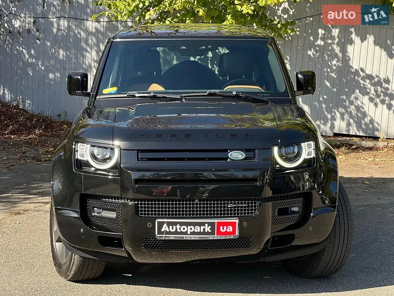 Land Rover Defender 2022 photo 2