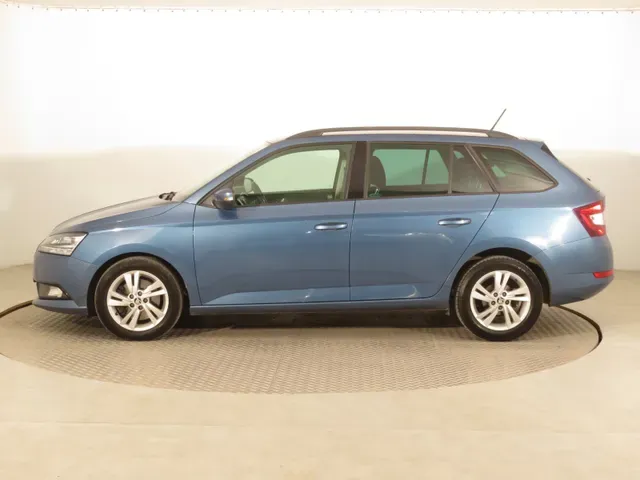 Skoda Fabia Combi 2021 photo 2