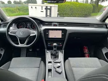 Volkswagen Passat 2020 photo 2