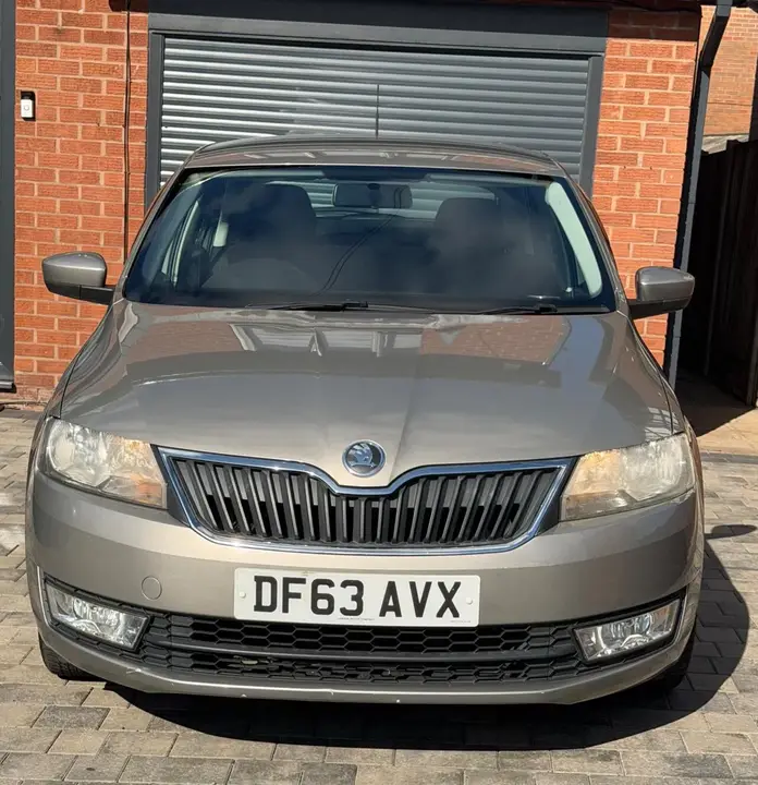 Skoda Rapid 2013 photo 2