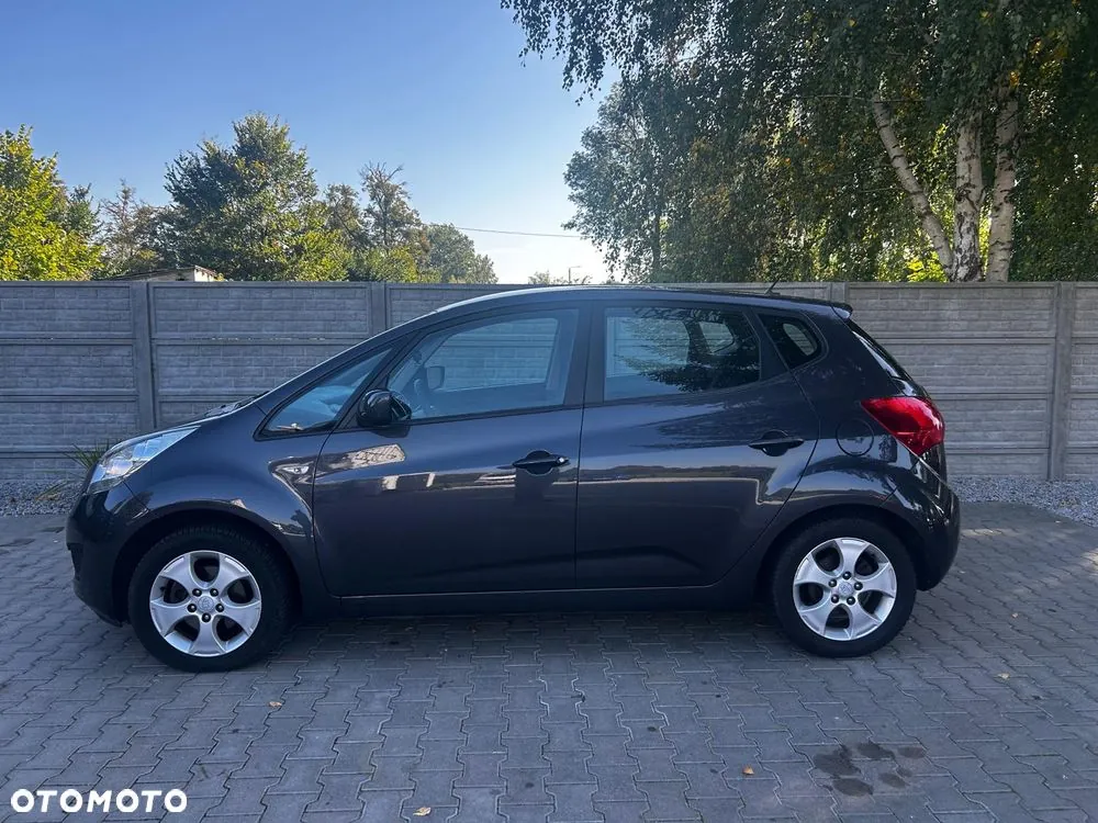 Kia Venga 2013 photo 2