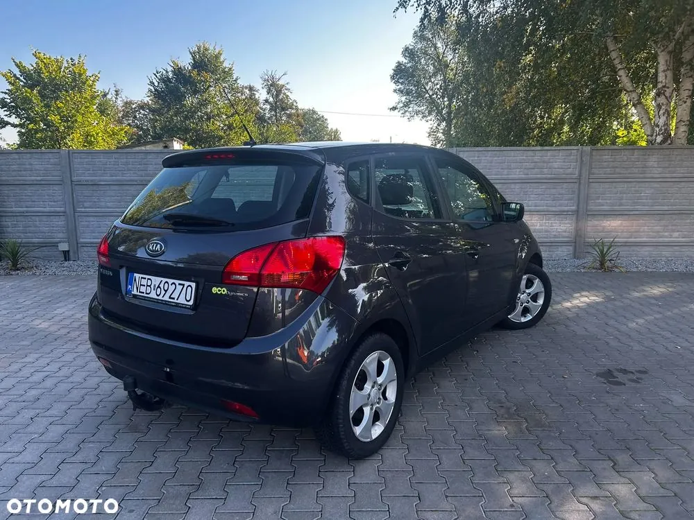 Kia Venga 2013 photo 5