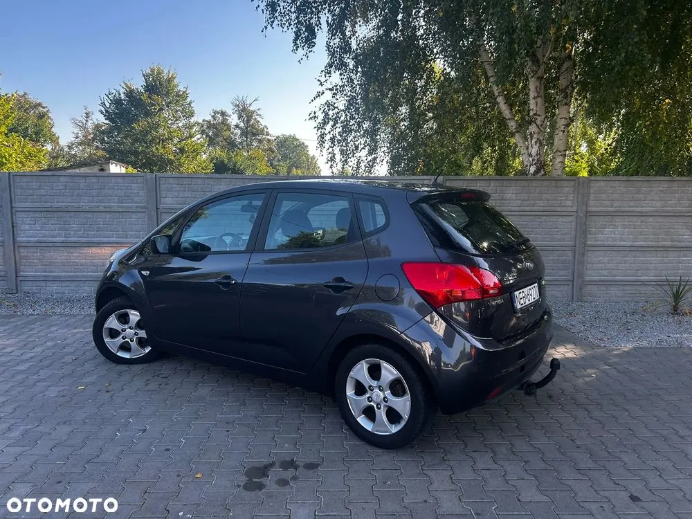 Kia Venga 2013 photo 3
