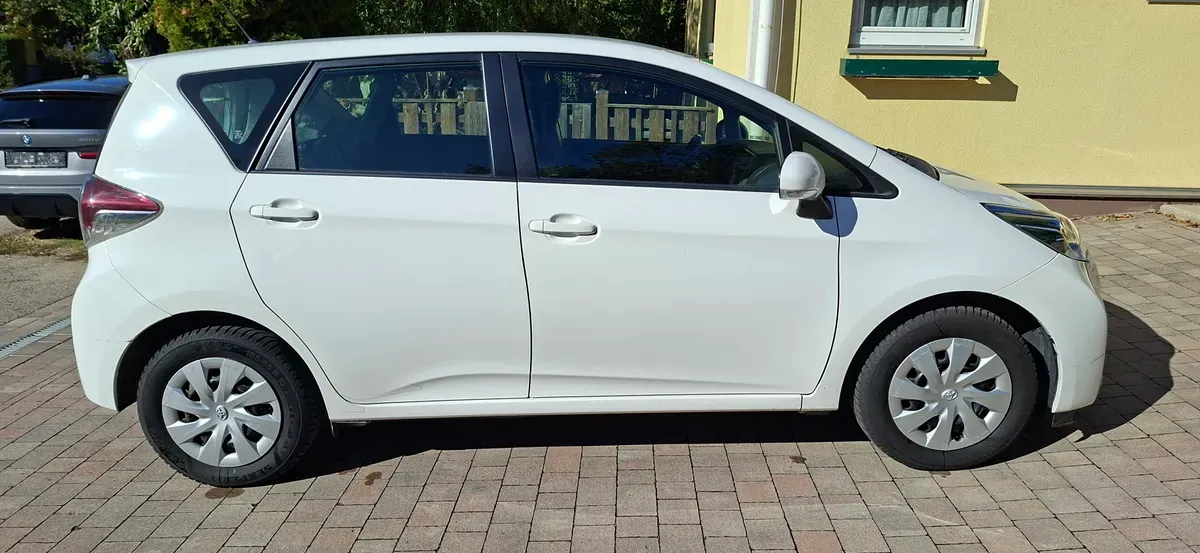 Toyota Verso 2015 photo 2