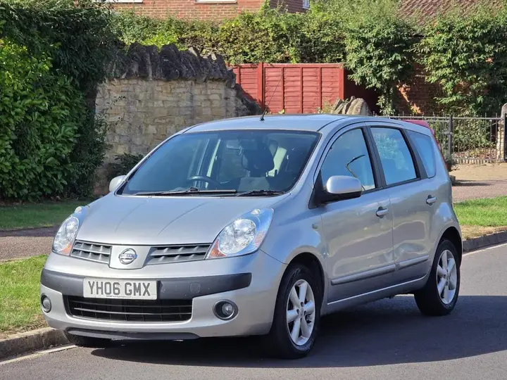 Nissan Note 2006 photo 2