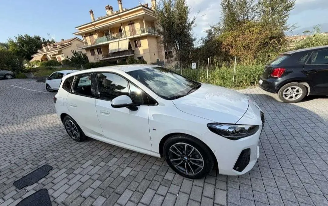 BMW 218 218D Active Tourer 2024 photo 3