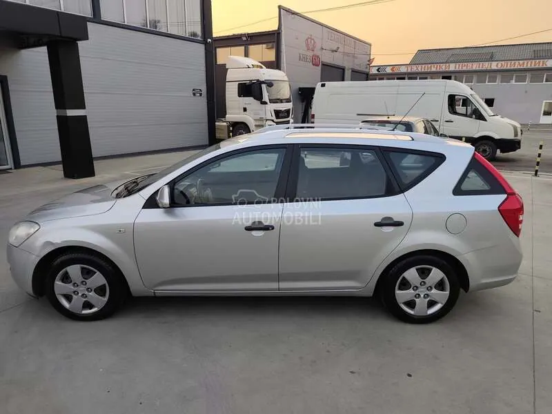 Kia Ceed Sw 2009 photo 2