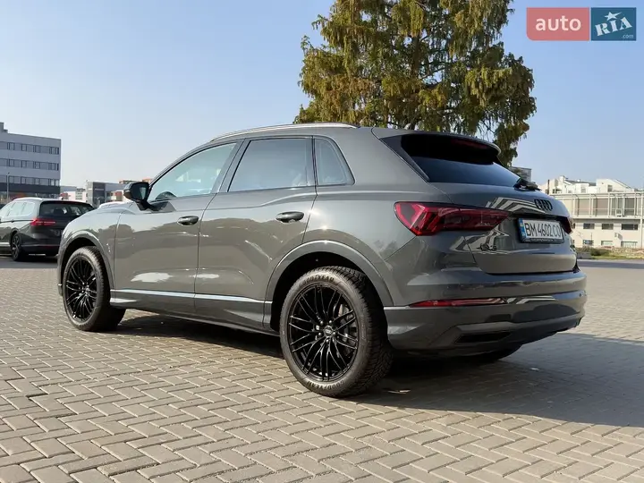 Audi Q3 2021 photo 5
