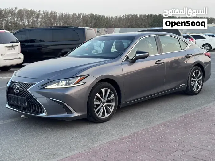 Lexus Es 300H 2020 photo 3