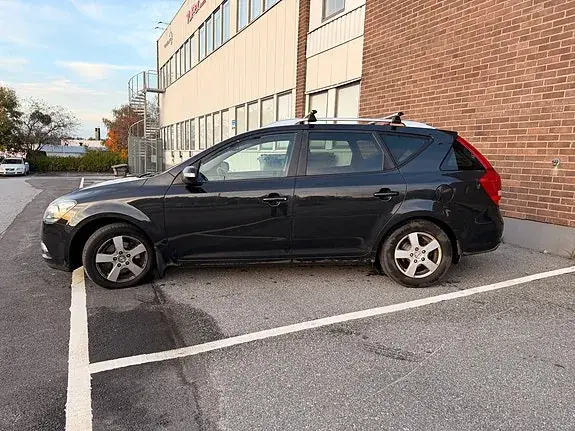 Kia Ceed 2010 photo 3