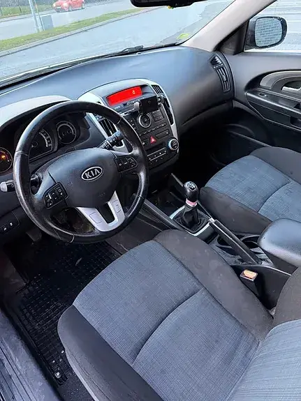 Kia Ceed 2010 photo 4