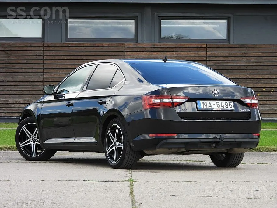 Skoda Superb 2019 photo 5
