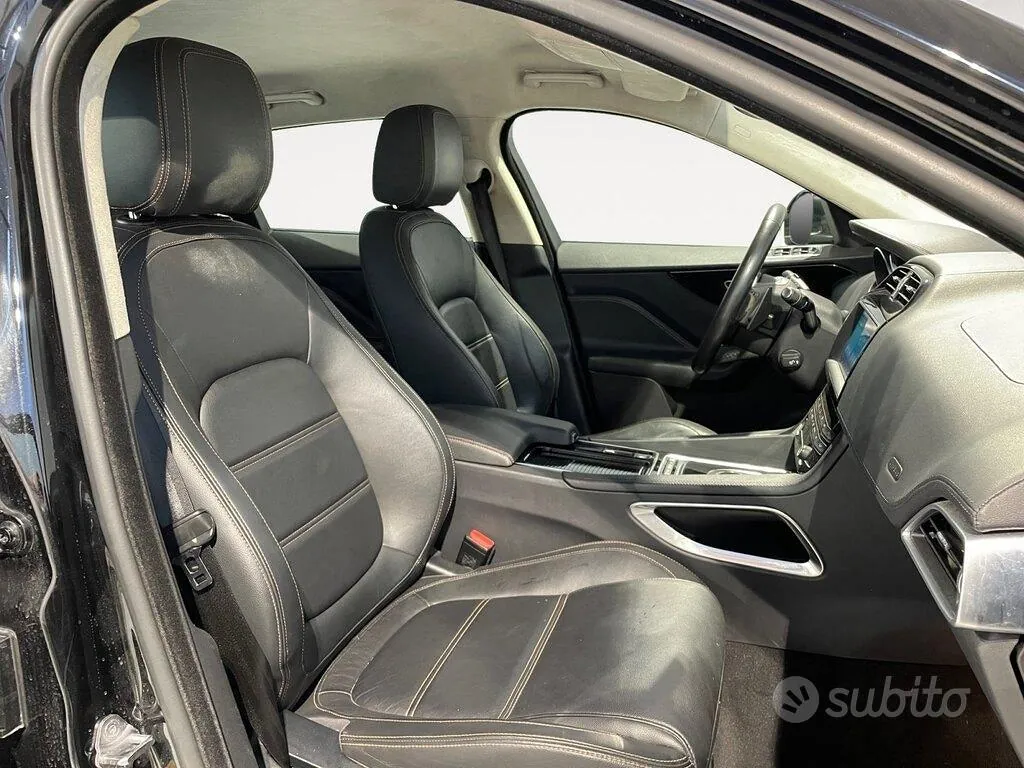 Jaguar F-Pace 2019 photo 4
