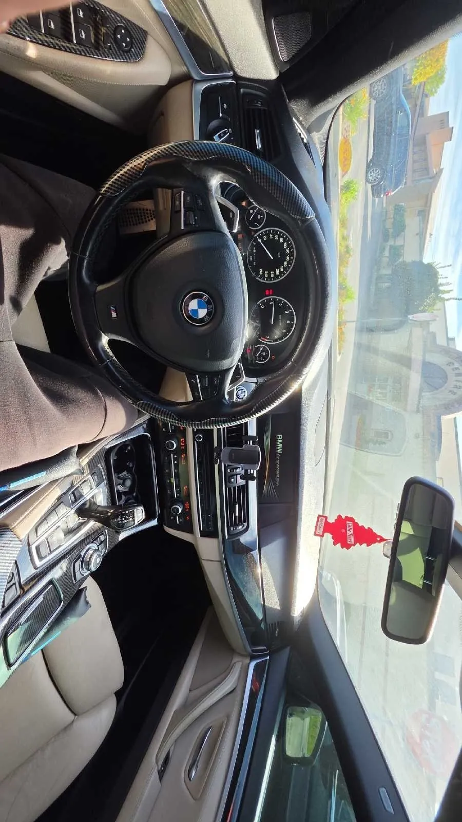 BMW 5 Series 2013 photo 2