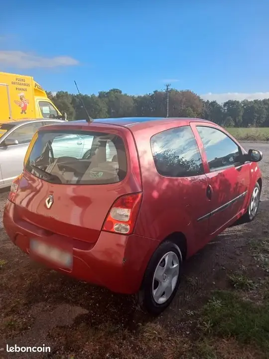 Renault Twingo 2011 photo 2