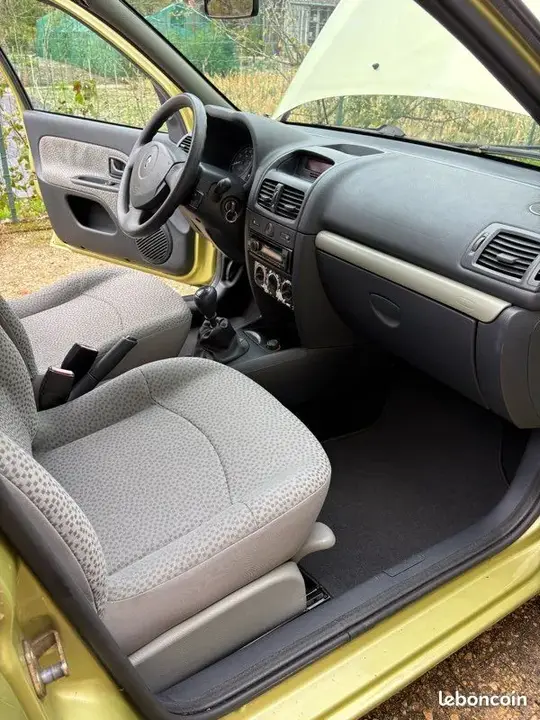 Renault Clio 2005 photo 3