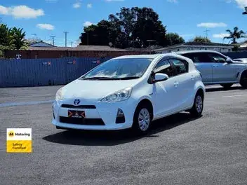 Toyota Aqua 2013 photo 4